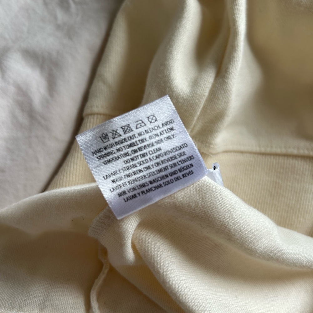 Gucci Cream Crewneck Sweater with Iconic Mickey Mouse Design - Picture 8 of 8